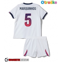 Otroške Nogometnih dresov Paris Saint-Germain Marquinhos #5 Gostujoči 2026-27 Kratki rokavi (+ hlače)